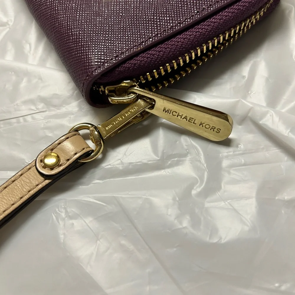 New Jet set Michael Kors Plum Zip Wristlet/wallet with Tan Strap - Picture 7 of 13